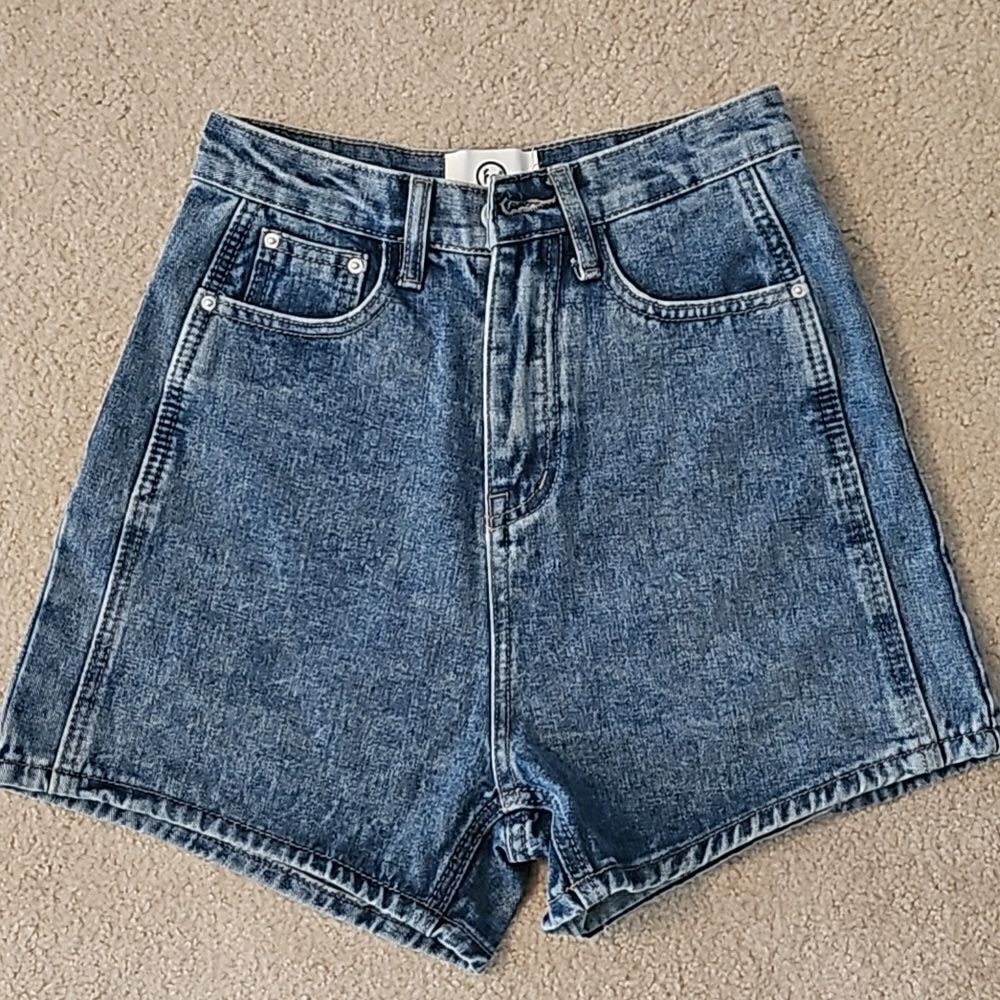 Boutique Fashion Elements High Waisted Denim Jeans Short S